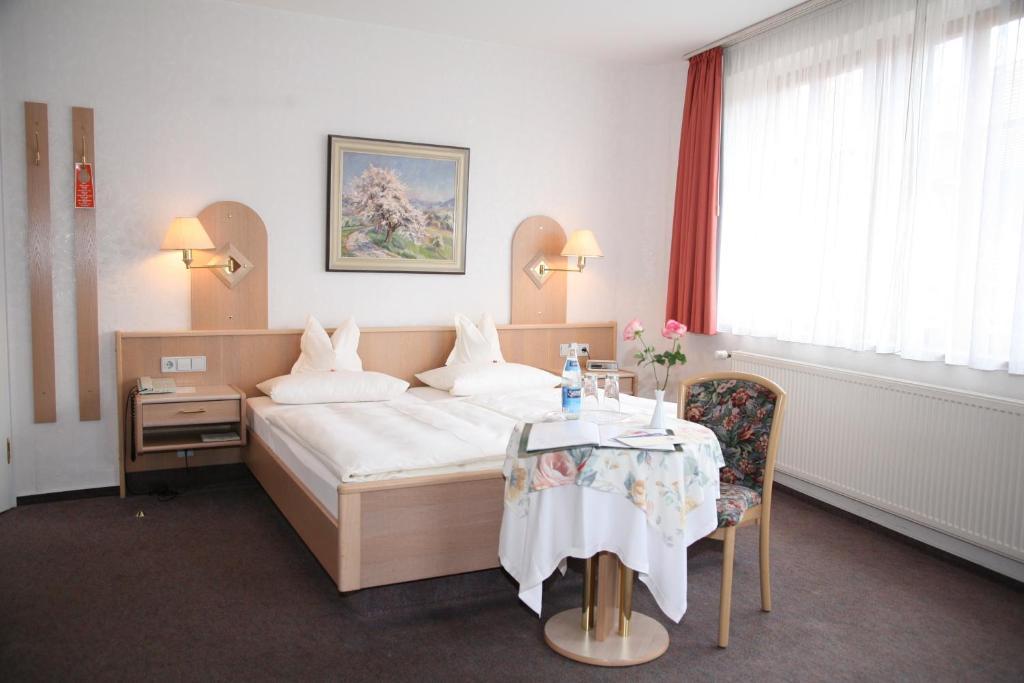 Glocke Weingut Und Hotel Ρότενμπουργκ  Δωμάτιο φωτογραφία