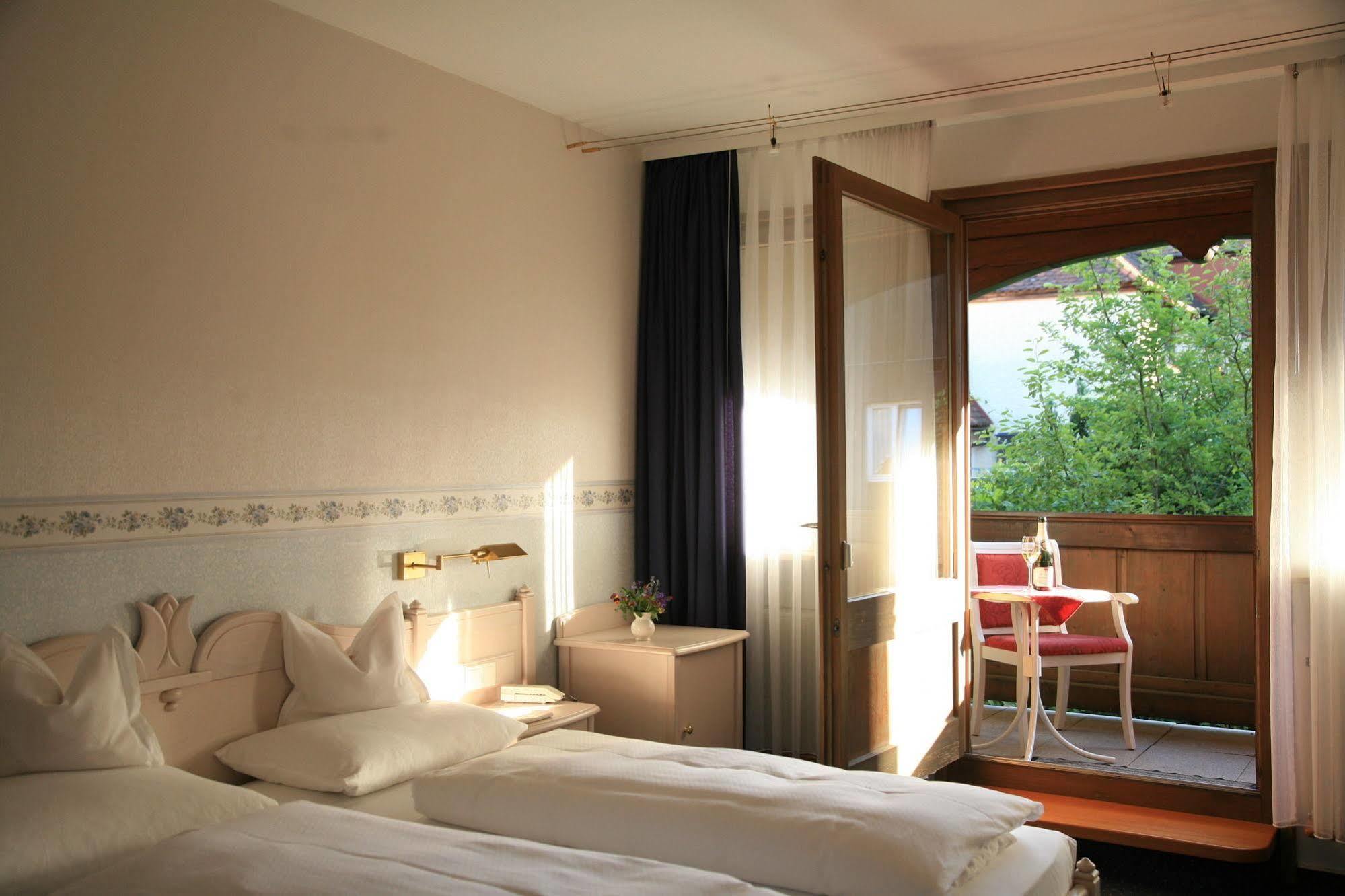 Glocke Weingut Und Hotel Ρότενμπουργκ  Εξωτερικό φωτογραφία